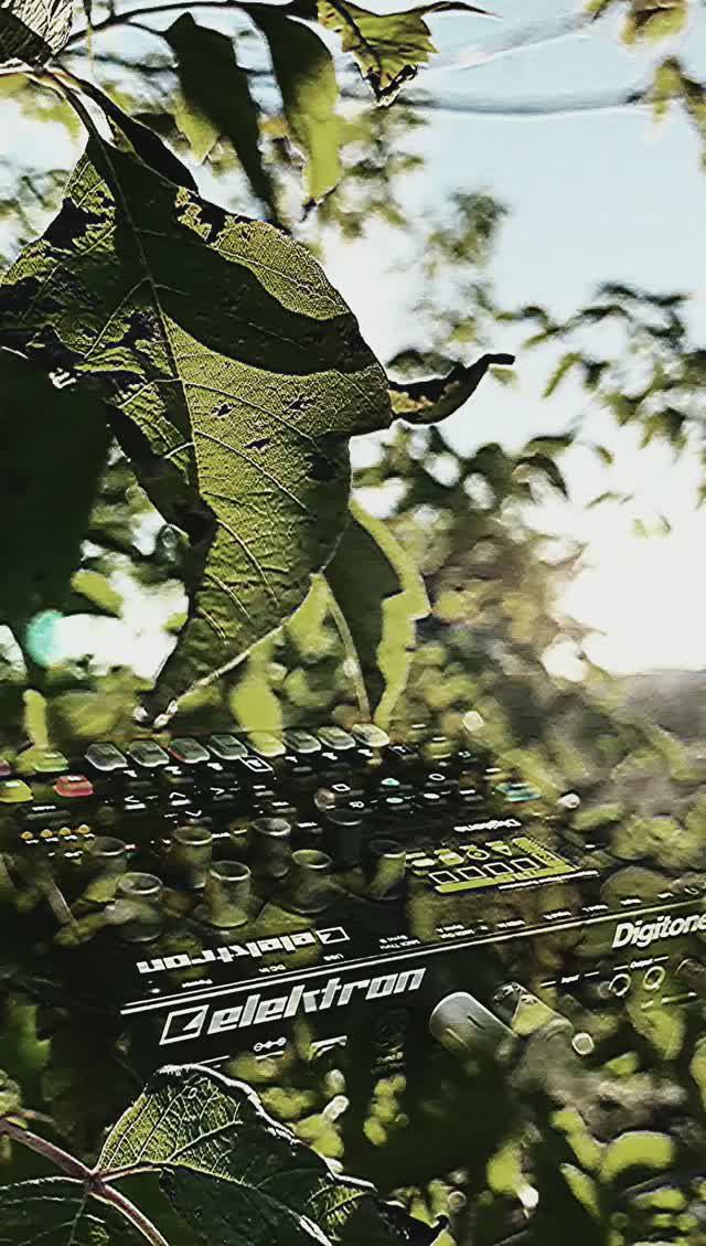 lo-fi on elektron digitone + korg volca fm + arturia keystep 37 #shorts #sounddesign #synthember