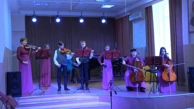 дет. оркестр "Виола" рук Кошелева О. В., конц Костюк Е. А.   Г. Гладков "Песня друзей"