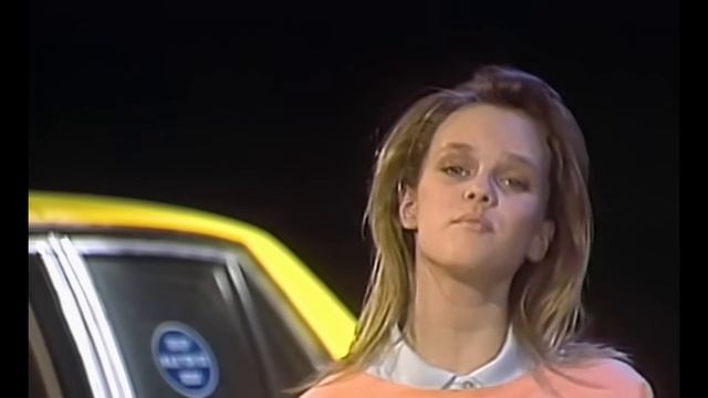 Vanessa Paradis - Joe Le Taxi (Clip Officiel remasterisé)