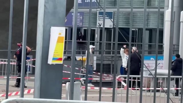 Mylene Farmer приехала на стадион Stade de France и появилась перед фанатами