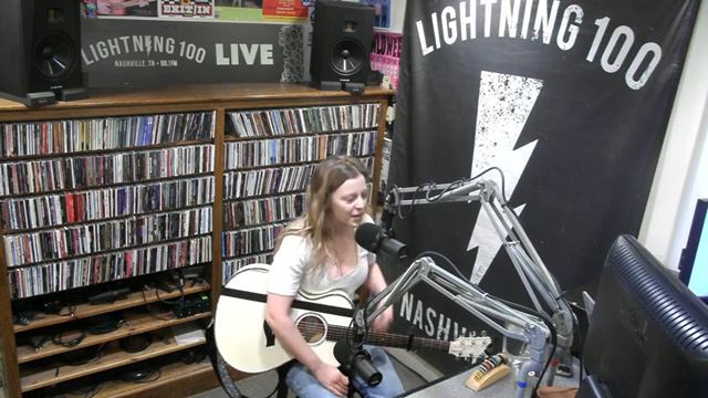 Jade Bird “C_est La Vie” and “Jet Black” - Live at Lightning 100 (1).mp4