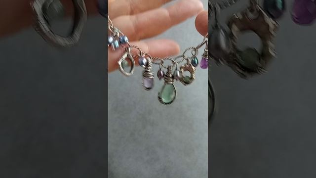 серебряный браслет ручной работы с подвесками  #wirewrap #украшенияручнойработы #авторскиеукрашения