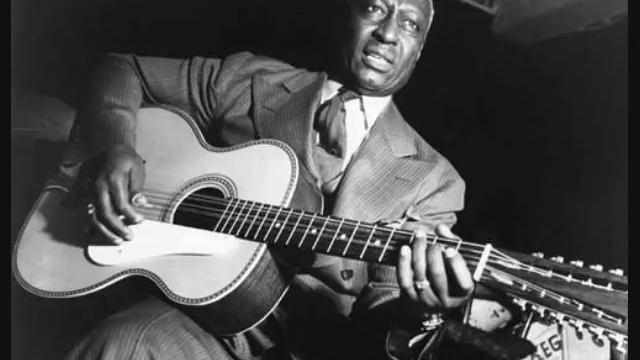 Lead Belly - Where Did You Sleep Last Night? (1944) (TRUE STEREO)