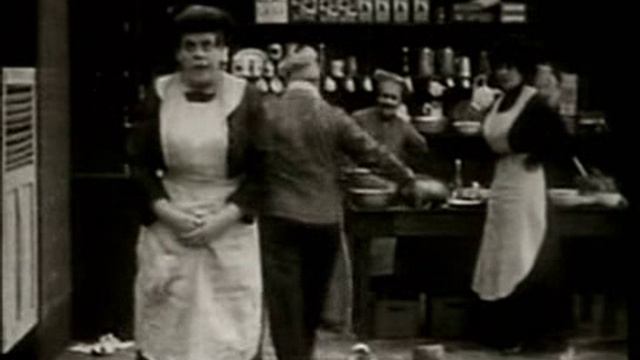 Чарли Чаплин 1914-11-14 - Прерванный роман Тилли (Tillie's Punctured Romance)