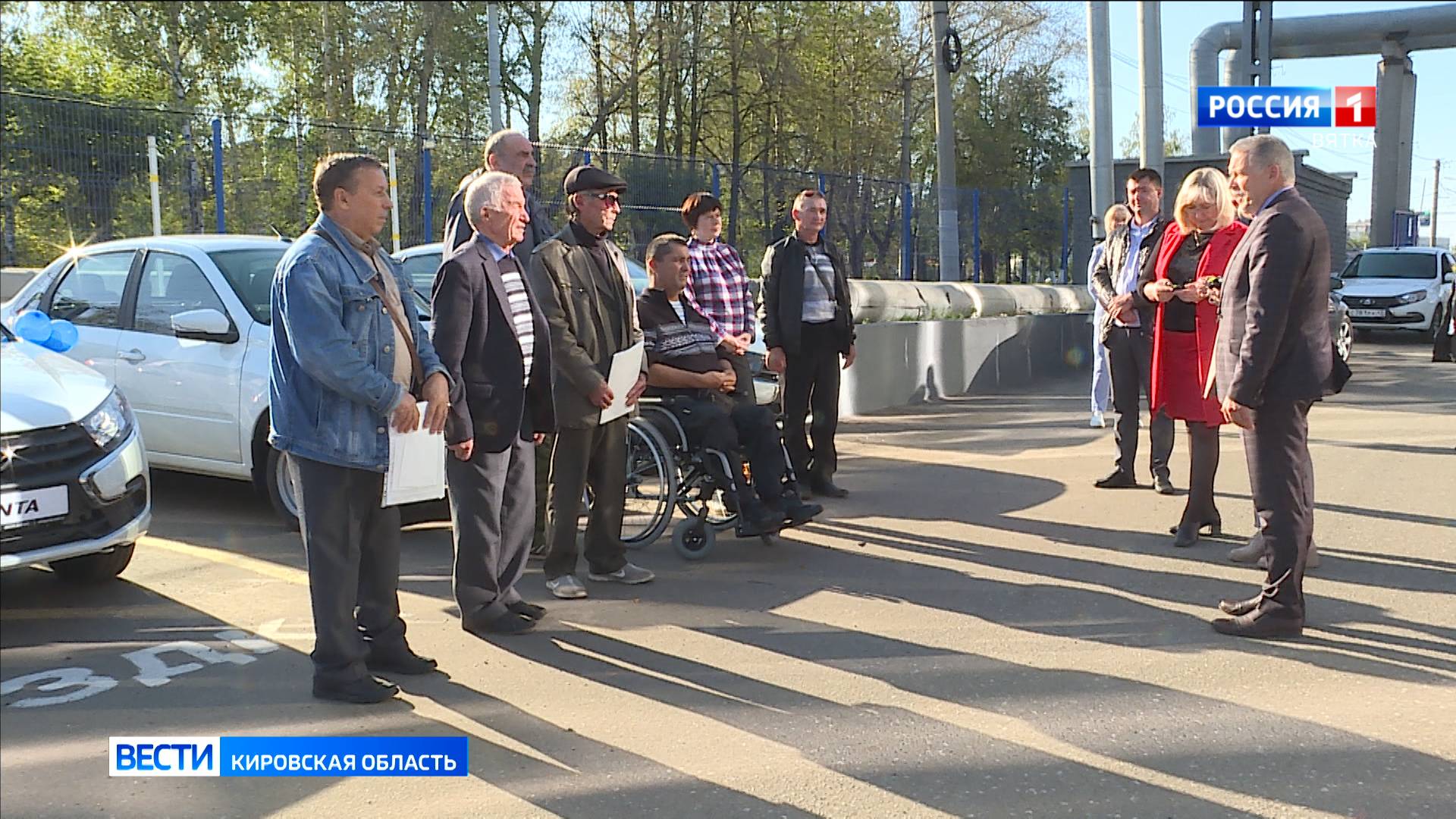 Пострадавшие на производстве жители Кировской области получили новые автомобили