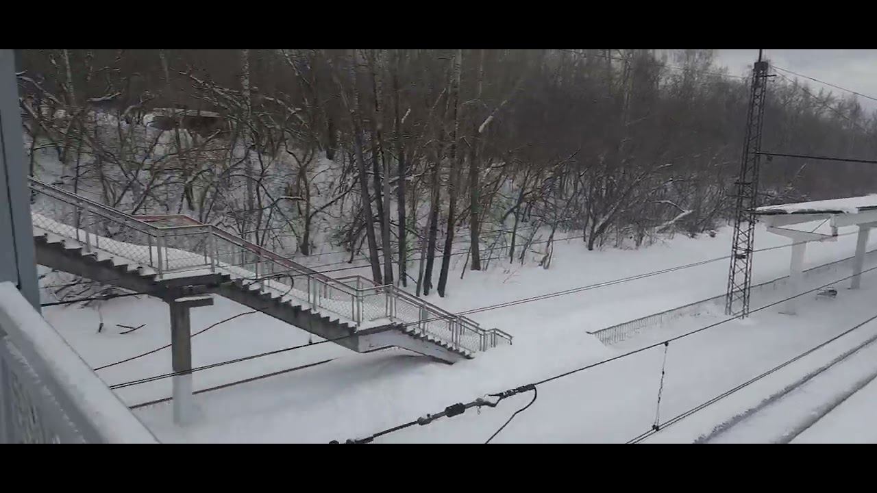 ЭД4М-1011 и Поезд №12 "Ямал" проследуют на о.п КамГЭС