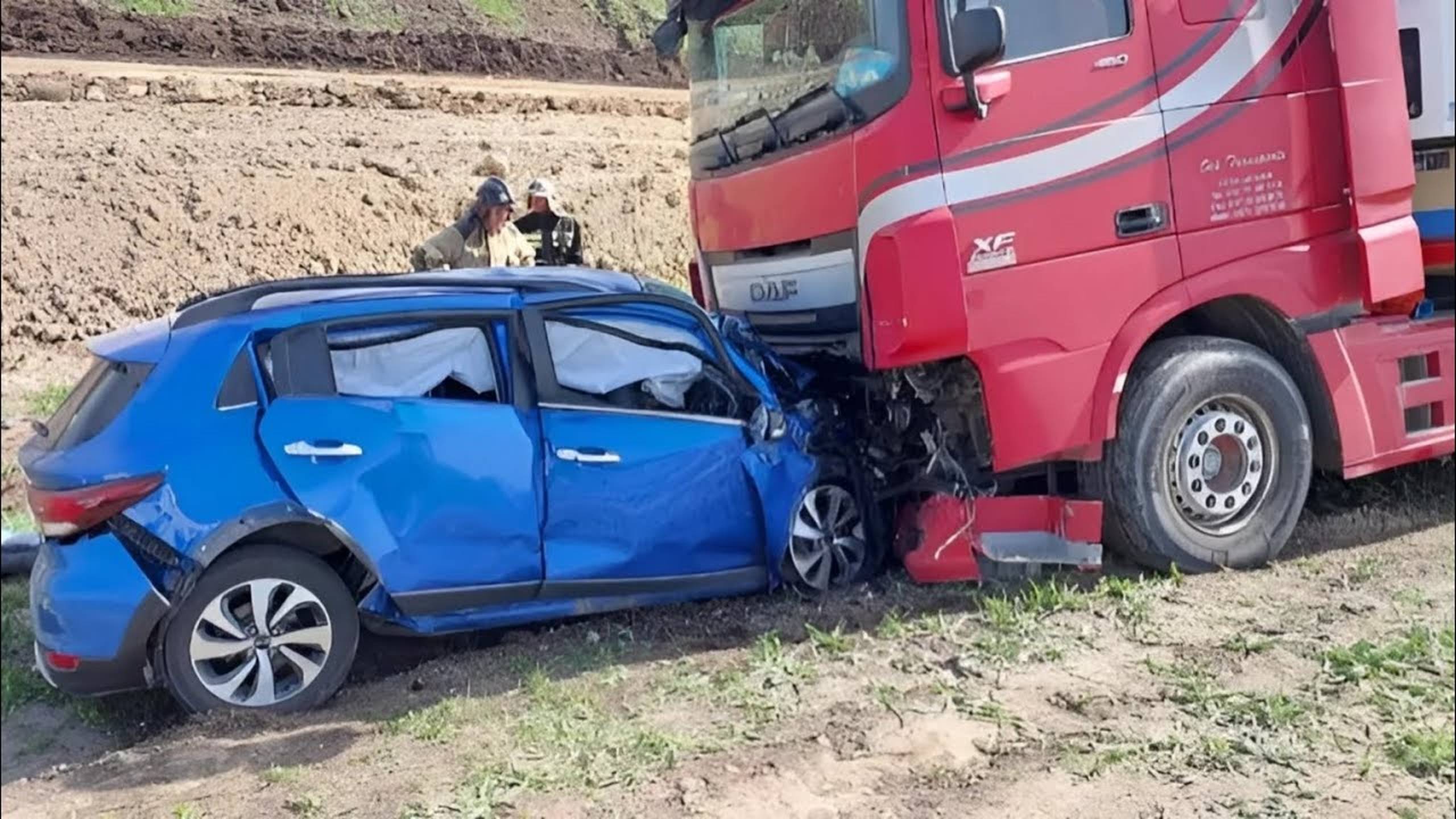 «Погубил себя, беременную жену, и пёсика». Момент жуткого ДТП в Саратовской области.