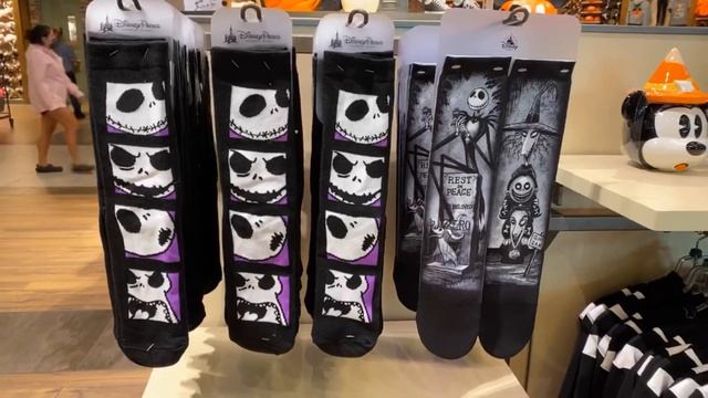 FIRST LOOK at New Disney Villains Merchandise At World Of Disney!