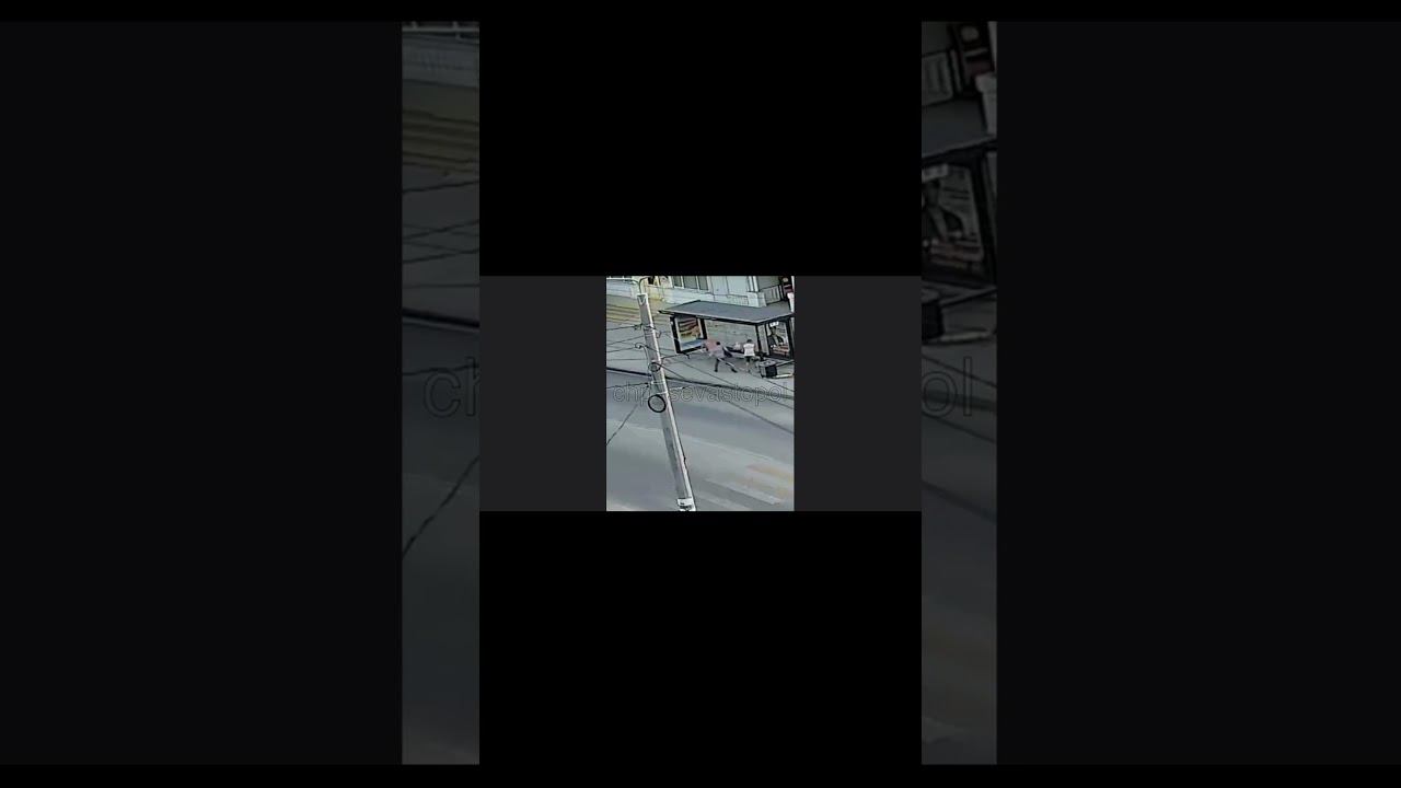 выйдите на улицу и затейте драку с незнакомцем #shorts