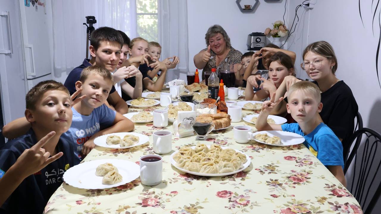 мукбанг буззы