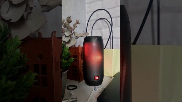 Продам колонку JBL Pulse 2