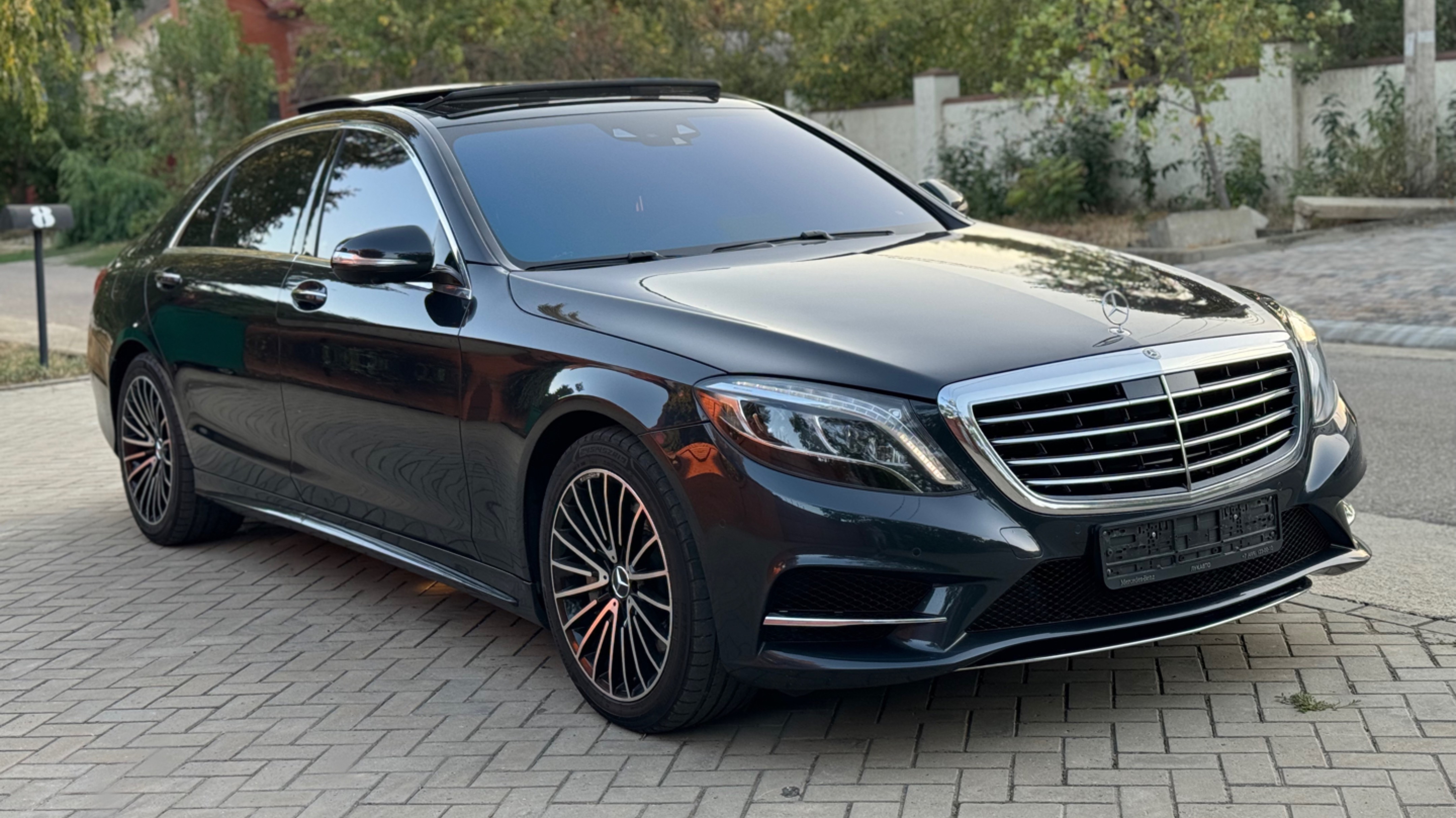 Mercedes-Benz S500 в кузове W222 2014 года! АВТО БЕЗ ДТП! БОГАТАЯ КОМПЛЕКТАЦИЯ! ПОЛНОСТЬЮ ОБСЛУЖЕН!