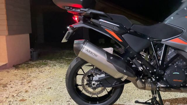 KTM 1290 Super Adventure 2021 с глушителем Arrow Sonora