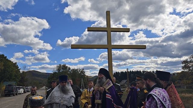 Проповедь владыки Гурия на освящении Поклонного креста в п. Ленино