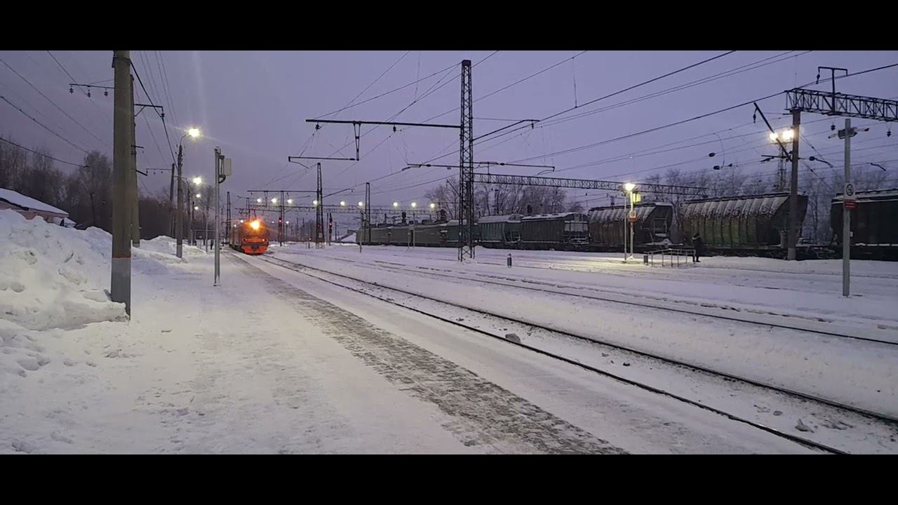 ЭД4М-0125 прибывает на станцию Лёвшино