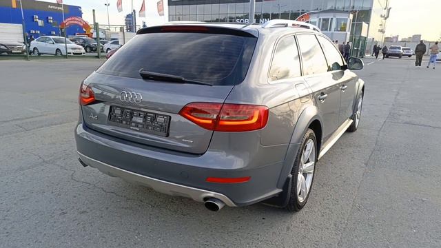 Audi A4 2,0 л. Бензин Вариатор  (225 л.с.) 2WD 2014