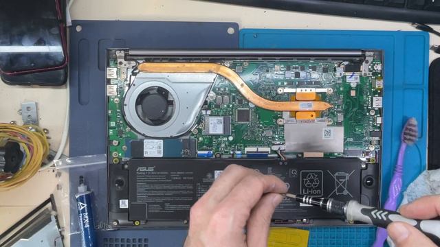 Замена кулера на ноутбуке ASUS M433U: как убрать скрип и улучшить охлаждение?