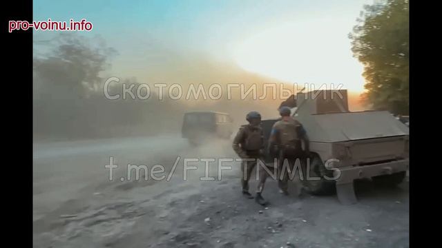 Подразделение ниф-ниф, наф-наф и нуф-нуфа попадает по обстрел на своих HMMWV, вероятно Курская облас