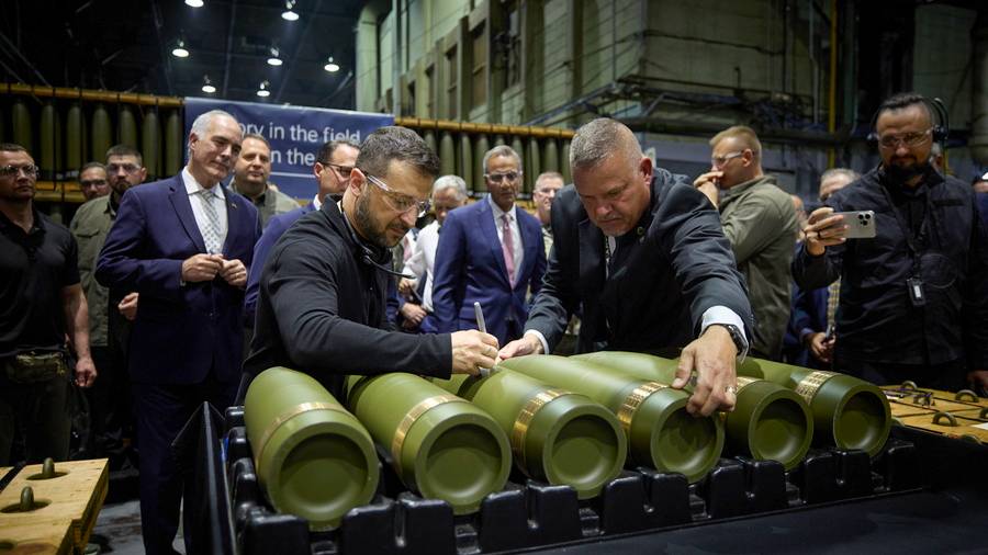 ПРОЕКТ «МОМЕНТЫ ВРЕМЕНИ». ВЫПУСК № 401: «СВОИМ МЕРЗАВЦАМ ТАМ МОЖНО ВСЁ!»