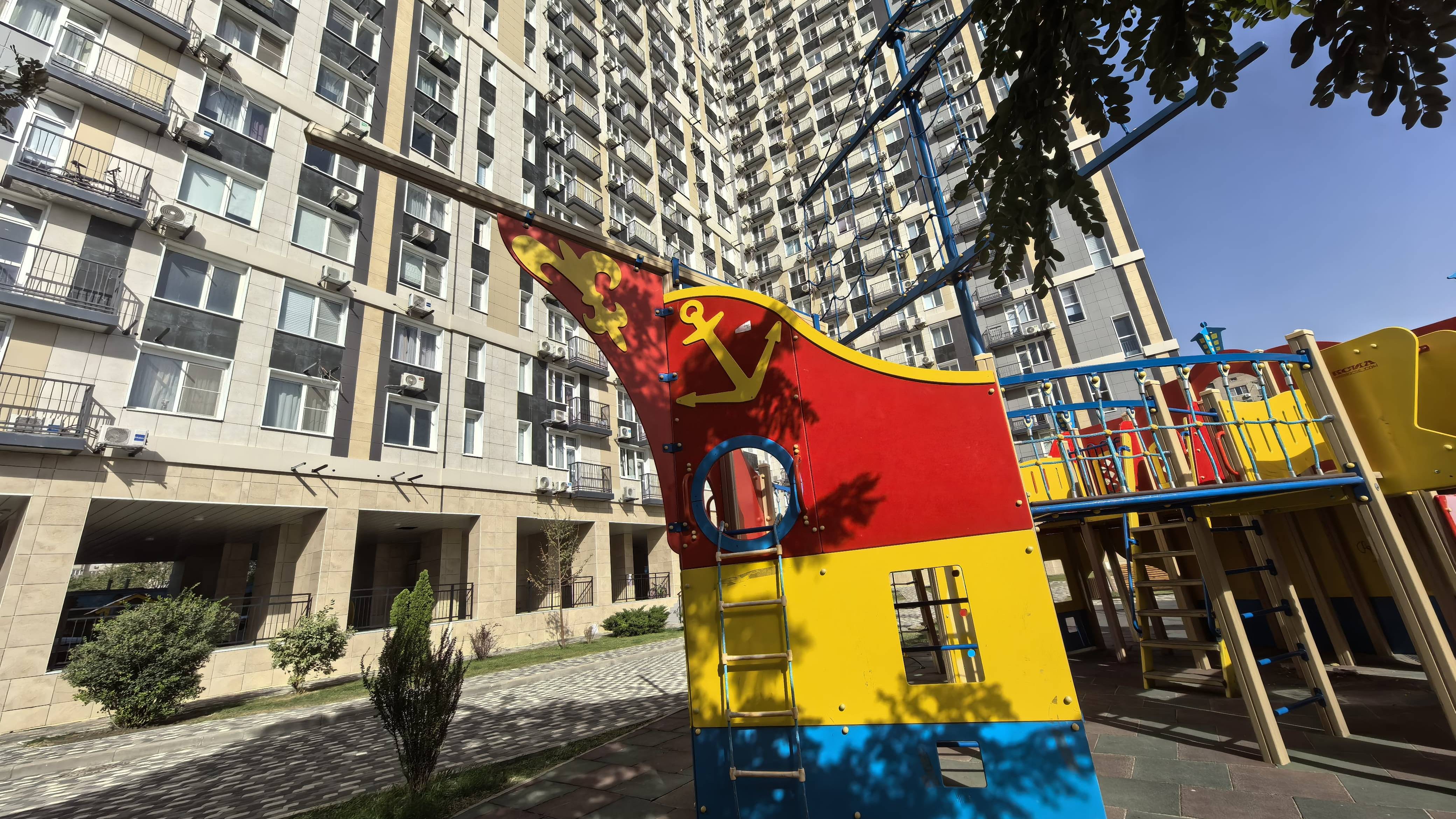 🏡 Продаётся стильная двухкомнатная квартира в Центре Ростова на Дону!
📍 Адрес: пер. Соборный 98