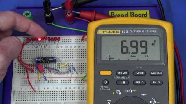 Designing a Li-Ion Battery Gauge with the LM3914 - EEVblog #204