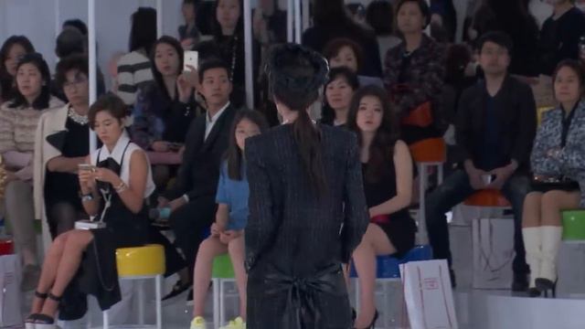 CHANEL Cruise 2015 16 Show
Жми Лайк И Подписка! =)
Или Просто "Потдержать Автора"