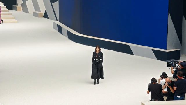 CHANEL Fall Winter 2022 23 Haute Couture Show
Жми Лайк И Подписка! =)
Или Просто "Потдержать Автора"