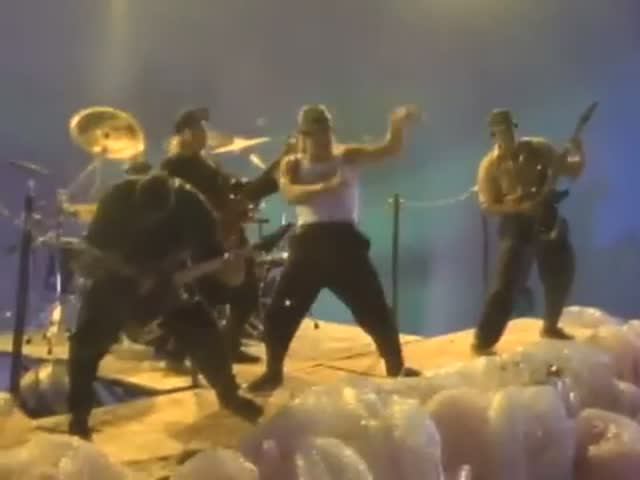 Suicidal Tendencies - Trip at the Brain