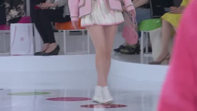 CHANEL Cruise 2015 16 Show
Жми Лайк И Подписка! =)
Или Просто "Потдержать Автора"