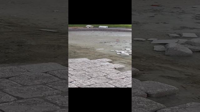Новая брусчатка на улице Славянской