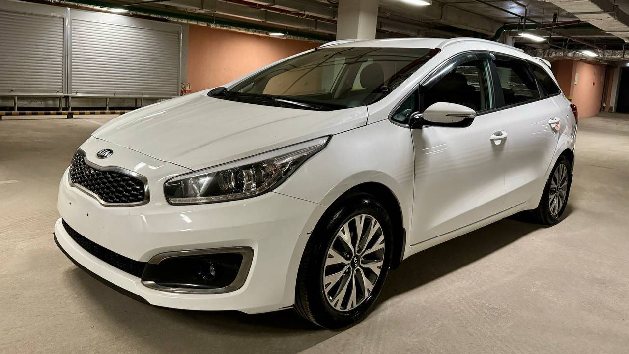 Kia Ceed; 1,6 AT; 2018; Белый