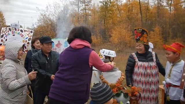 Хандыга школьная ярмарка 1
