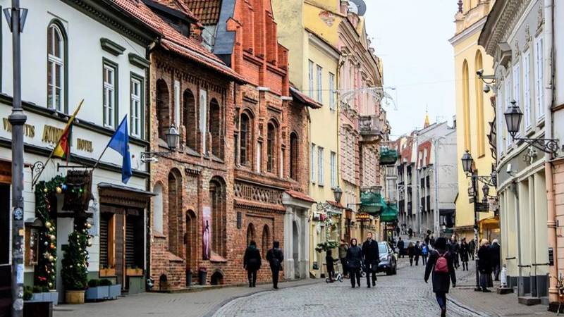Извращениц из  Вильнюса и пенсией в 700 евро.