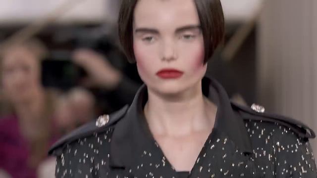 CO CO CHANEL
Коко Шанель 
Fall-Winter 2015 2016
Жми Лайк И Подписка! =)
Или Просто Потдержать