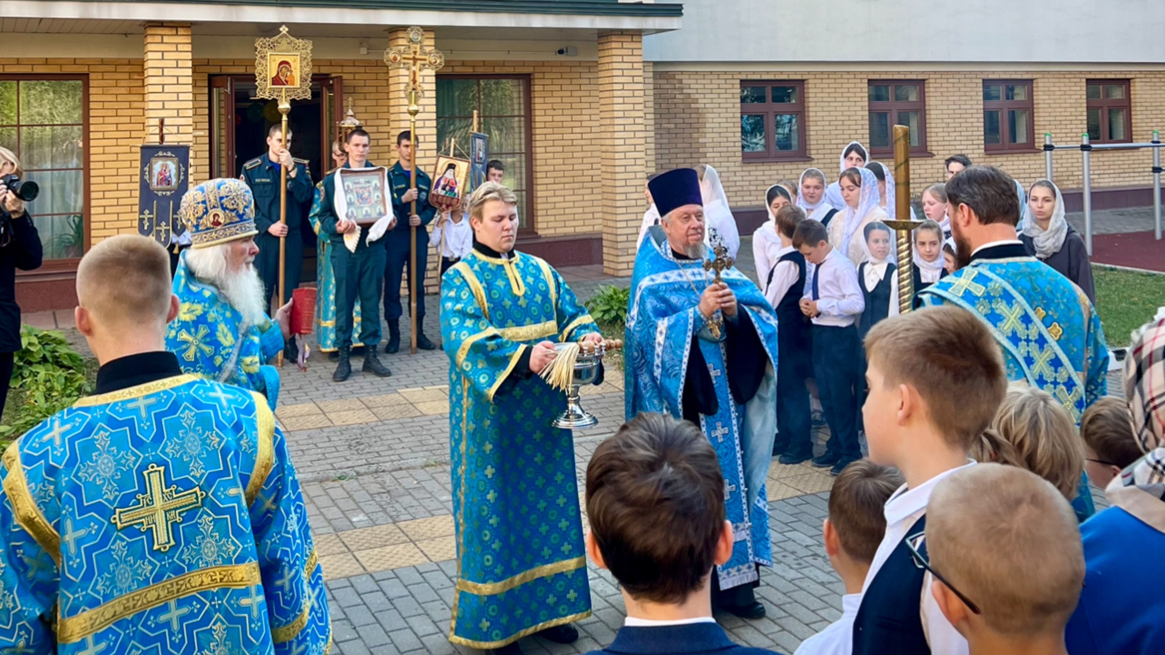 Престольный праздник иконы Божией Матери «Неопалимая Купина» в Гимназии им. митр. Платона (Левшина)