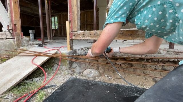 Building a mould for the new foundation..