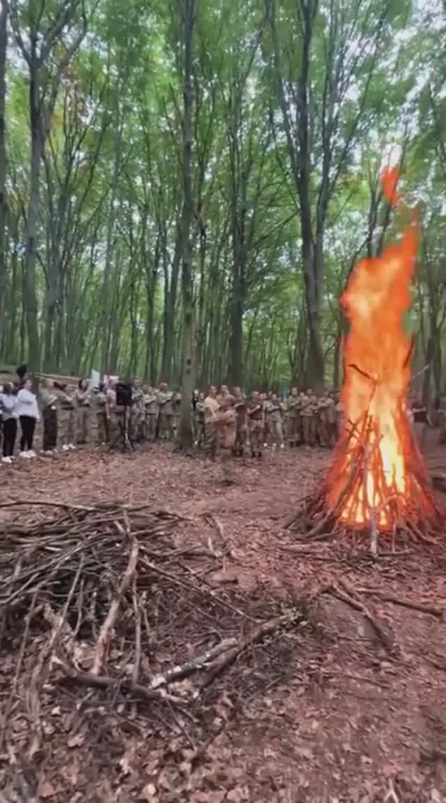 ❗🇺🇦🏴⚡Хохлята проходят боевую подготовку на базе тренировочных лагерей националистов