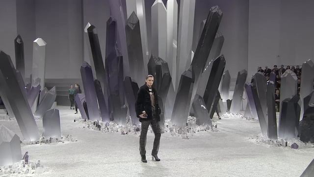 CHANEL 
Коко Шанель 
Fall Winter 2012 2013
Жми Лайк И Подписка! =)
Или Просто "Потдержать Автора"