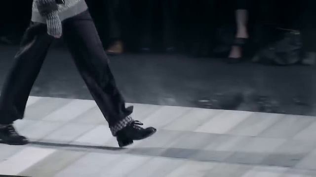 CHANEL 
Коко Шанель 
Fall Winter 2011 2012
Жми Лайк И Подписка! =)
Или Просто "Потдержать Автора"