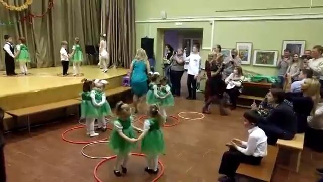 Маленькие елочки мои)