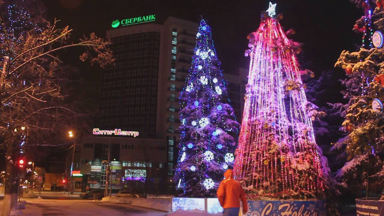 Новогодняя ёлочка на площади в Тюмени