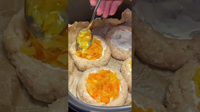 Гнезда из куриного фарша с начинкой. 😋👍