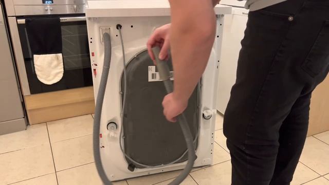y2mate.com - AEG 8000 Series Powercare  Unboxing installation  setup_v720P.mp4
