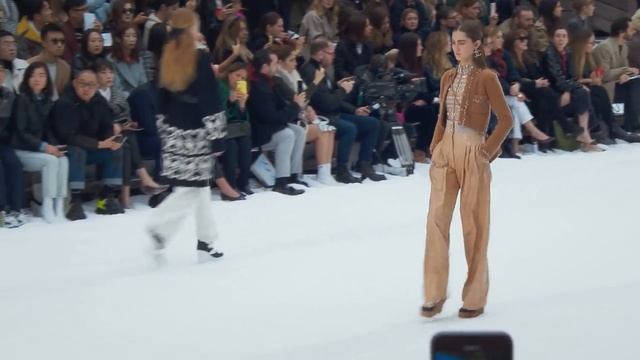 CHANEL 
Коко Шанель 
2019 2020 Ready Wear Show
Жми Лайк И Подписка!
Или Просто Потдержать Автора