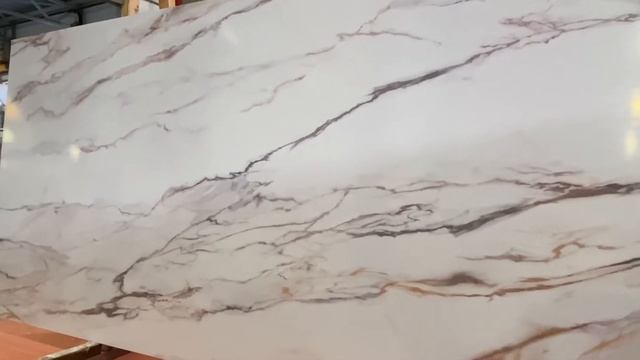 Легенда возвращается! Кварцевый агломерат Calacatta Borghini.