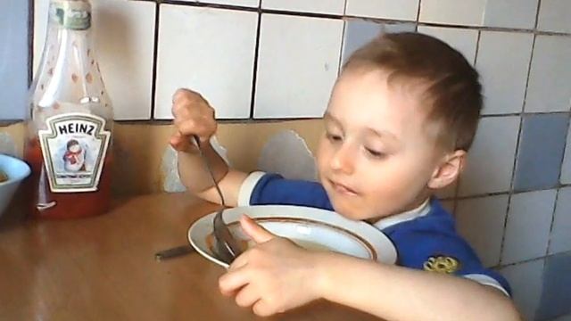 Влог.Малыш кушает.Обед.