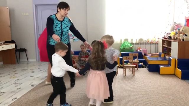 8 марта ясли Пiзнайка