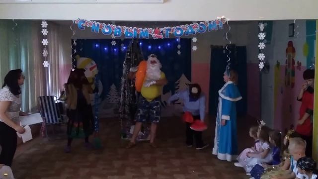 Новогодний утренник в садике 2018 п.Звездный