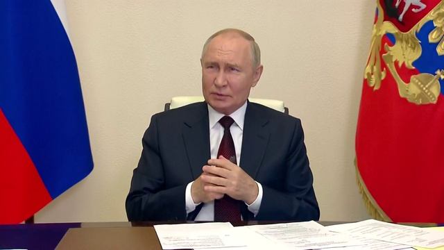 Путин принял участие в открытии соцобъектов в новых регионах России.