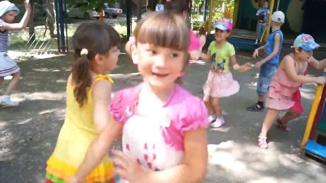 Отрывок из выпускного фильма для детского сада.